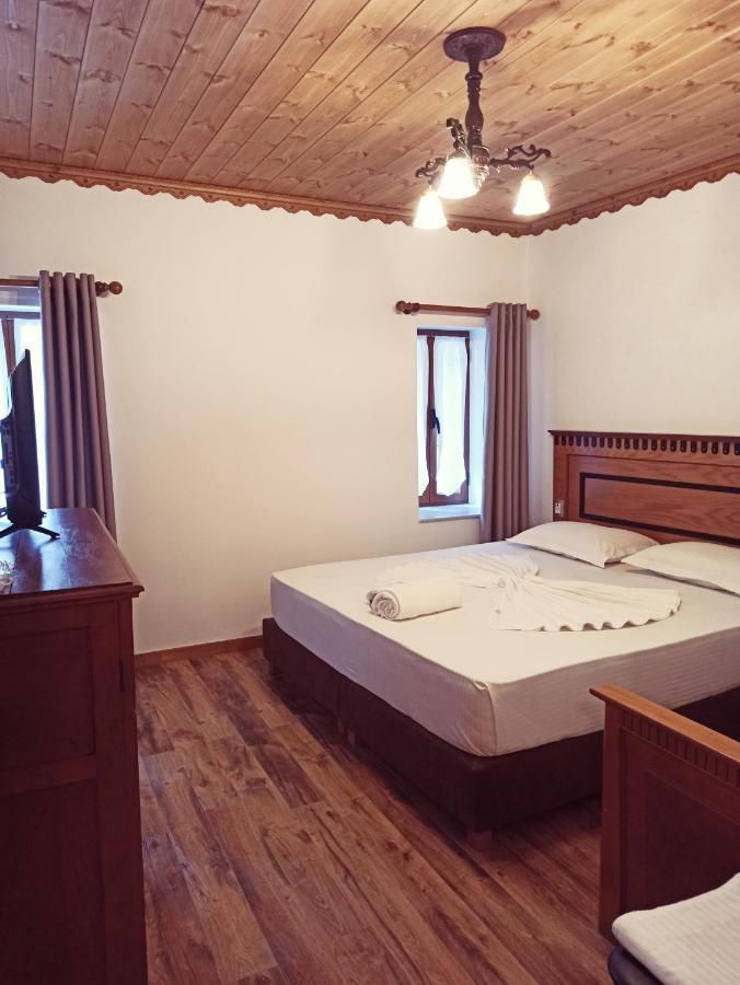 Boutique Hotel Praga Гирокастра Экстерьер фото