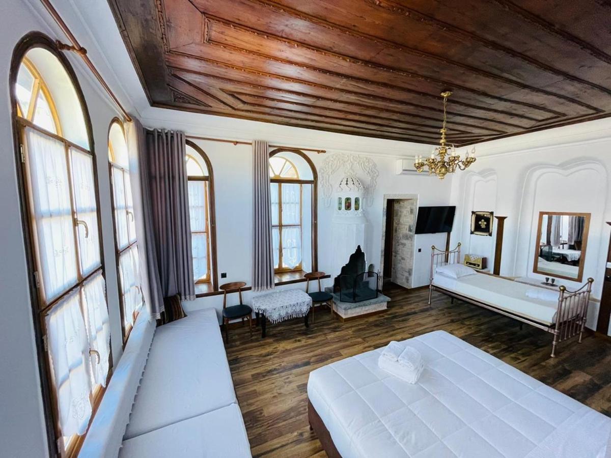 Boutique Hotel Praga Гирокастра Экстерьер фото