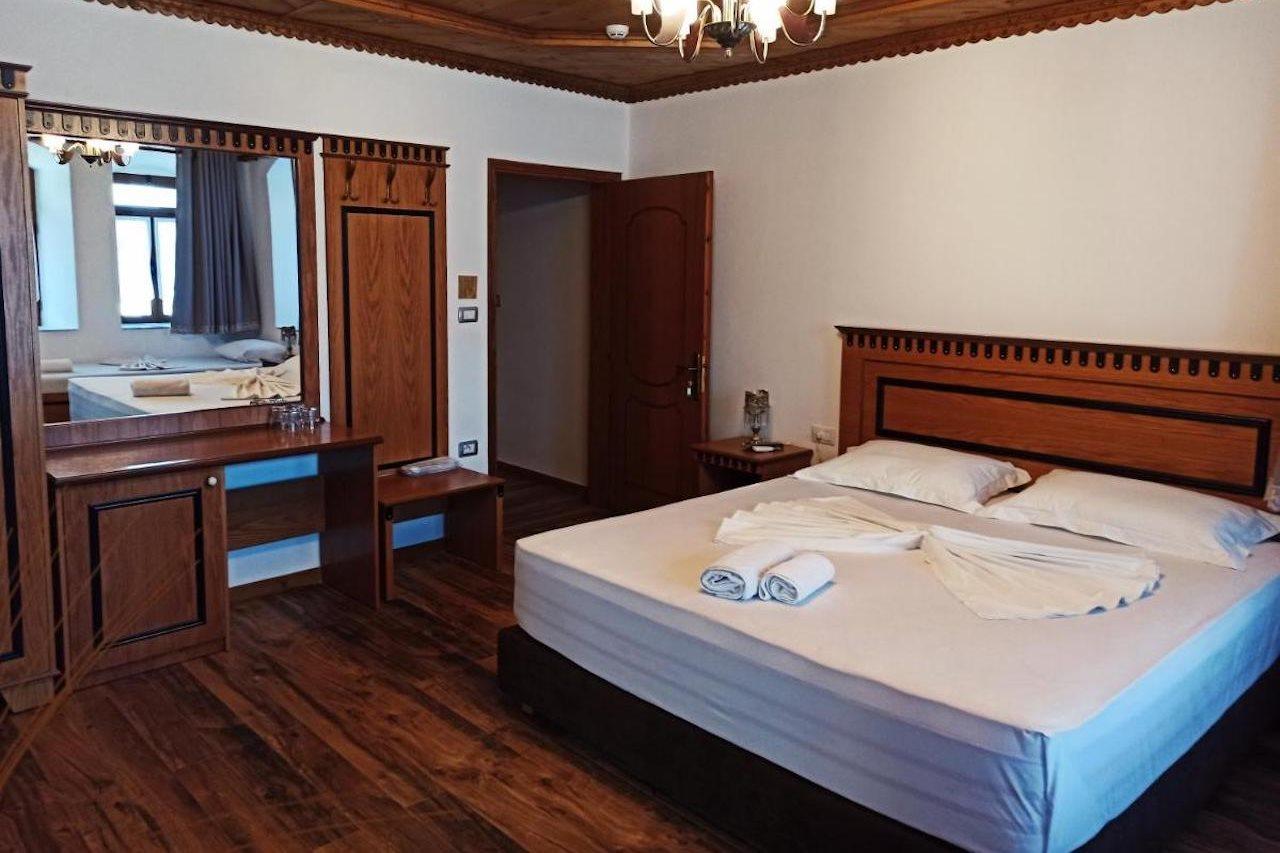 Boutique Hotel Praga Гирокастра Экстерьер фото